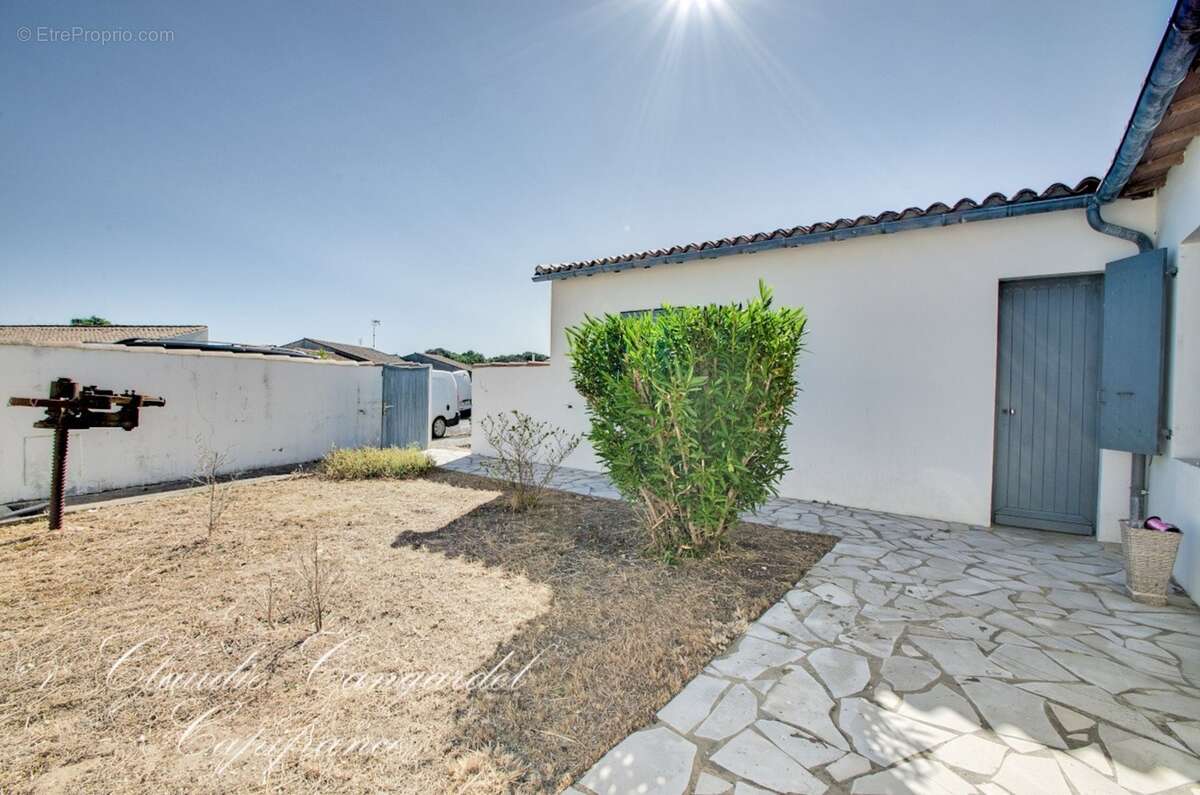 Maison à vendre 3 pièces, opportunité rare à Sainte-Marie-de-Ré, La Noue : maison à fort potentiel, idéalement située au calme,  - photo 5