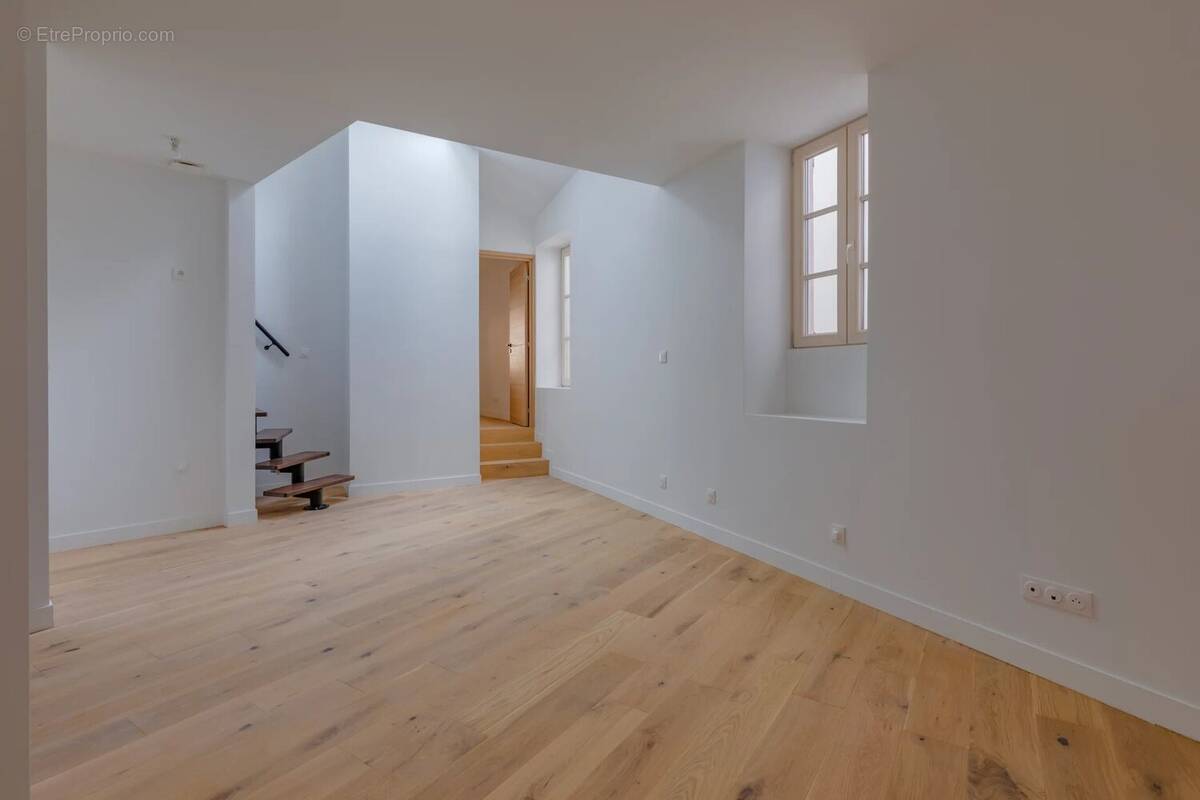 Appartement à SAINT-GENIS-LAVAL