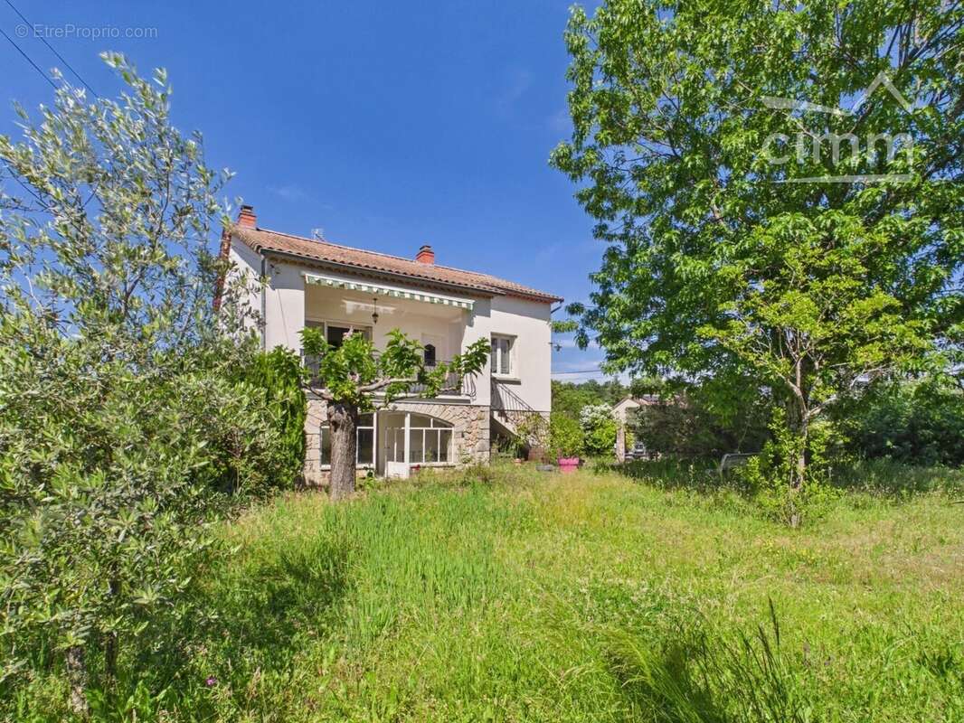 Maison à LABLACHERE