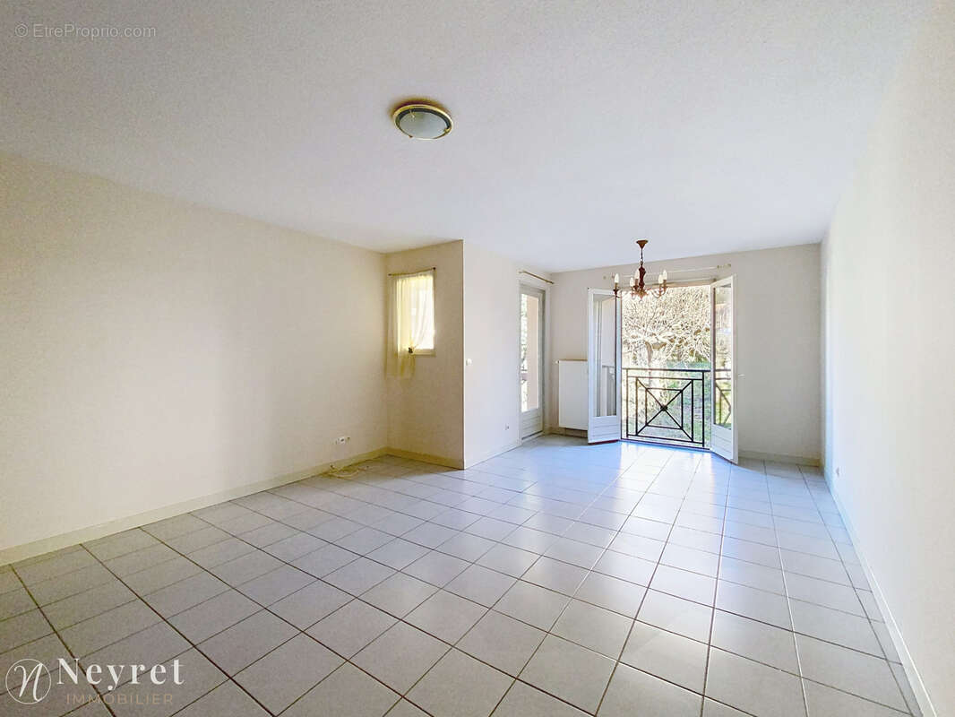 Appartement à LA FOUILLOUSE