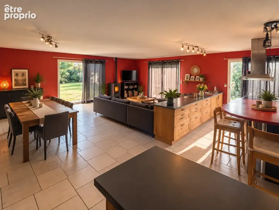 Maison familiale avec vaste pièce de vie et terrain de 1 700 m2   Pons (17800) - photo 2