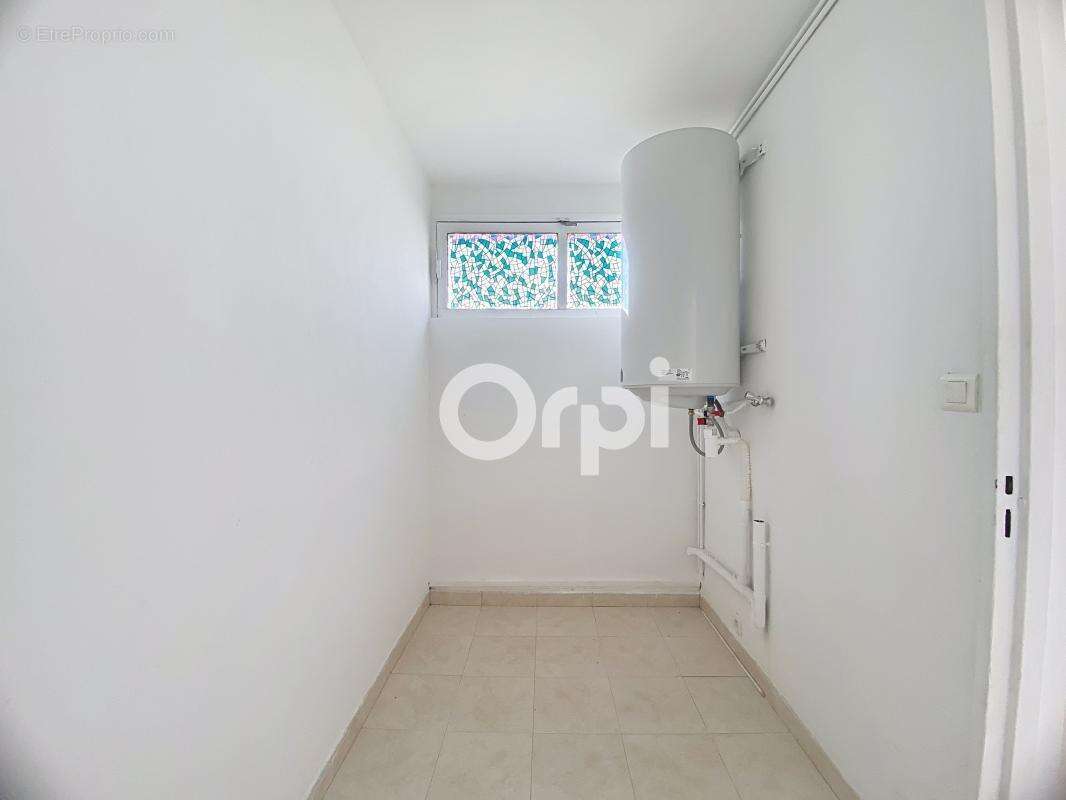 Appartement traversant avec vue mer et balcon à vendre - photo 13