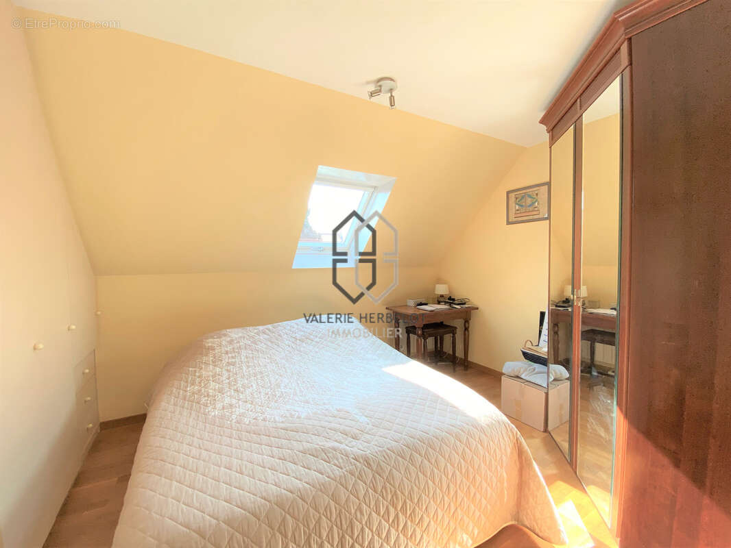 Maison à CHENNEVIERES-SUR-MARNE