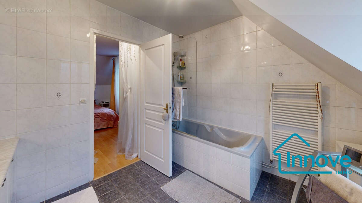 Maison à LA CELLE-SAINT-CLOUD