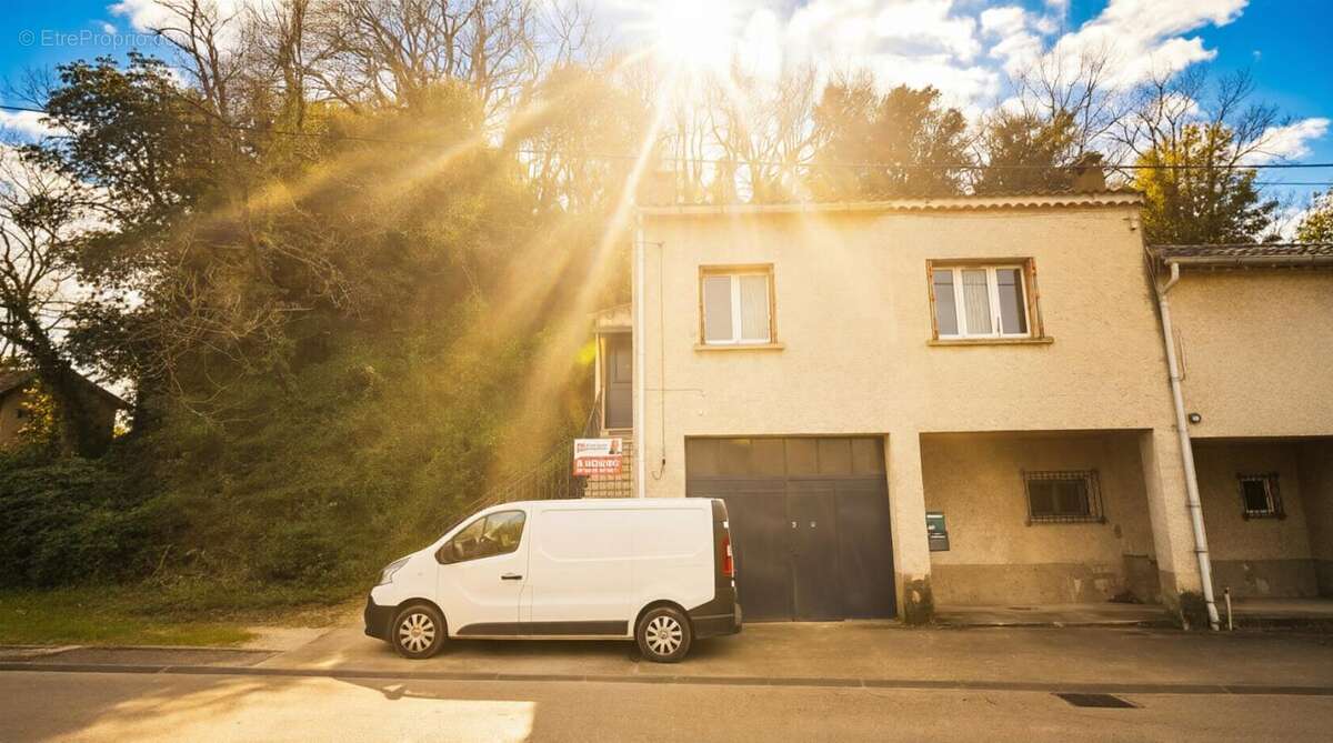 Bedarrides: maison de ville avec garage et exterieur - photo 7
