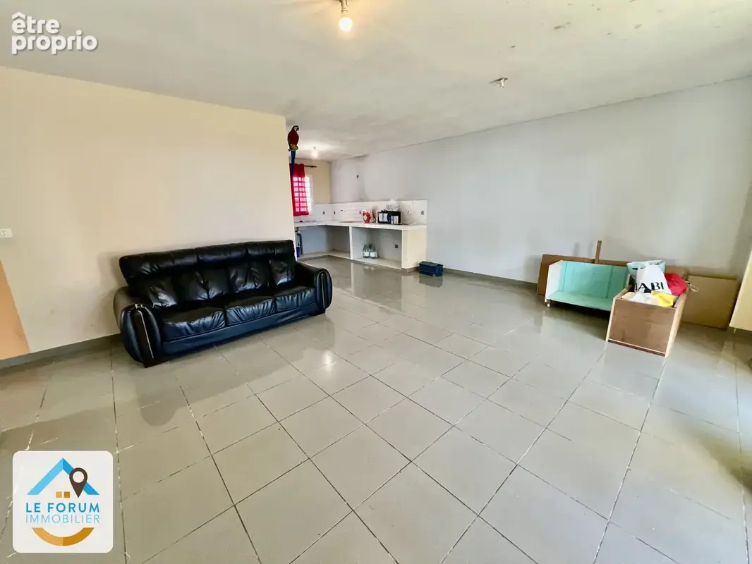 Saint pierre 97410 - villa f4 de plain pied - lumineuse - habitable de suite  - secteur calme - photo 3