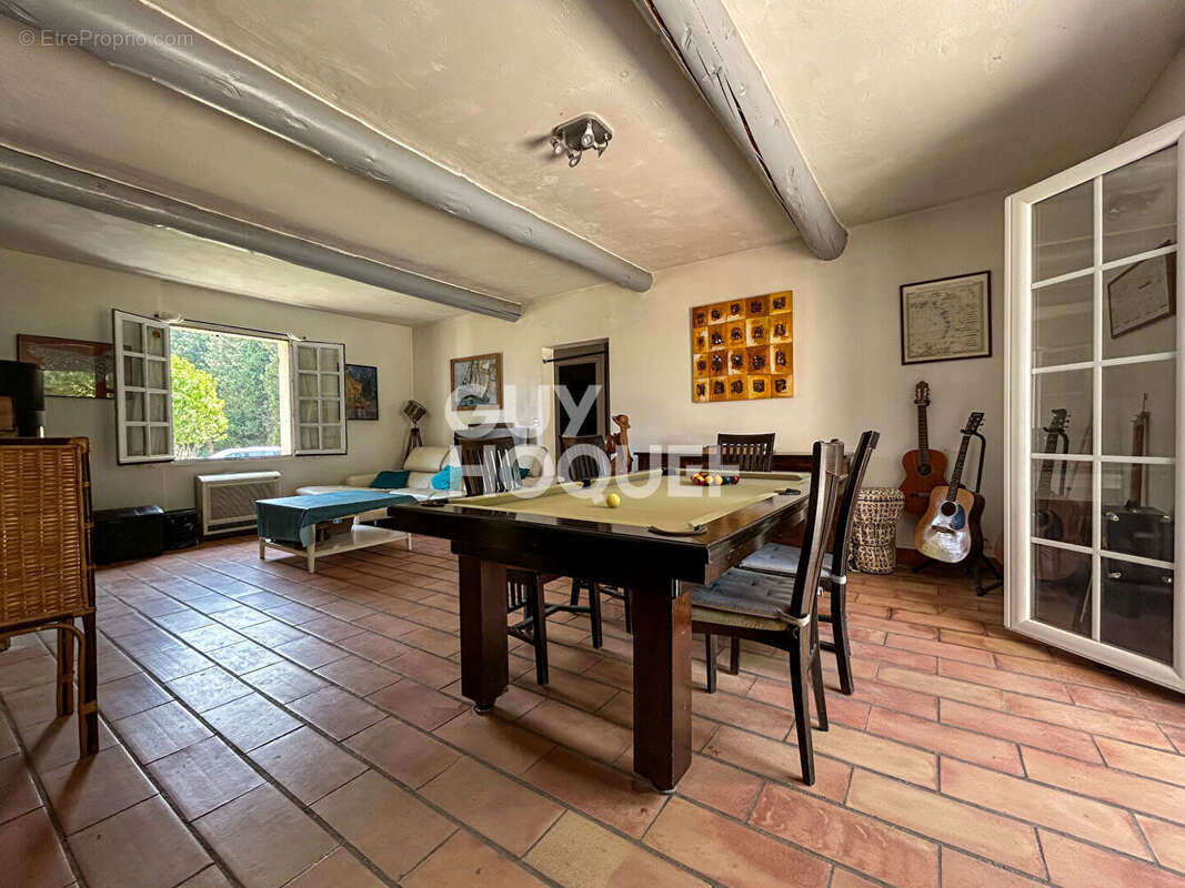 Maison à SAUMANE-DE-VAUCLUSE