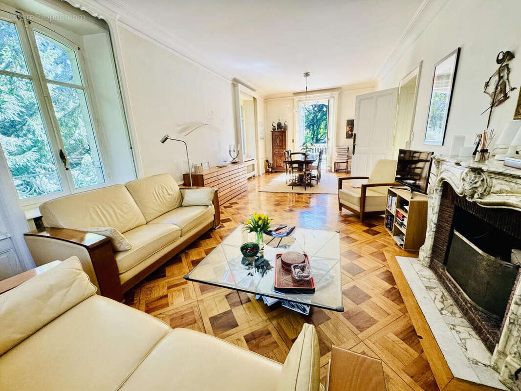 salon - Maison à SAINT-JULIEN-EN-GENEVOIS