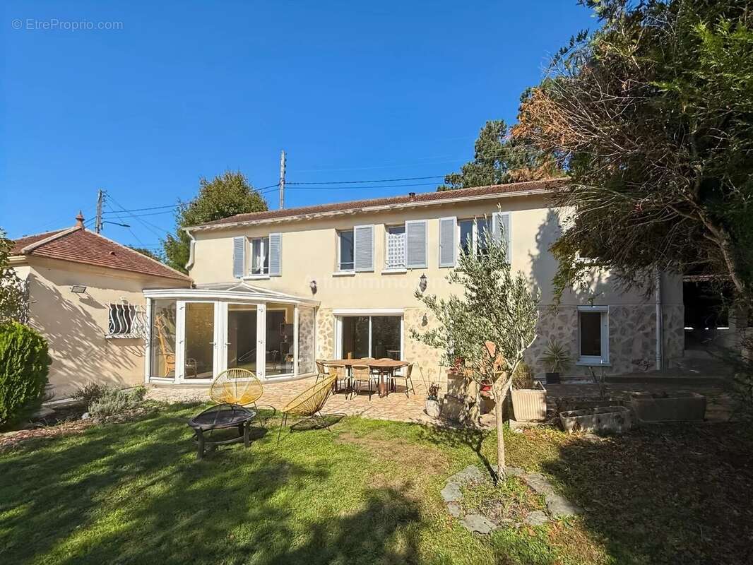 Maison à SOISY-SUR-SEINE