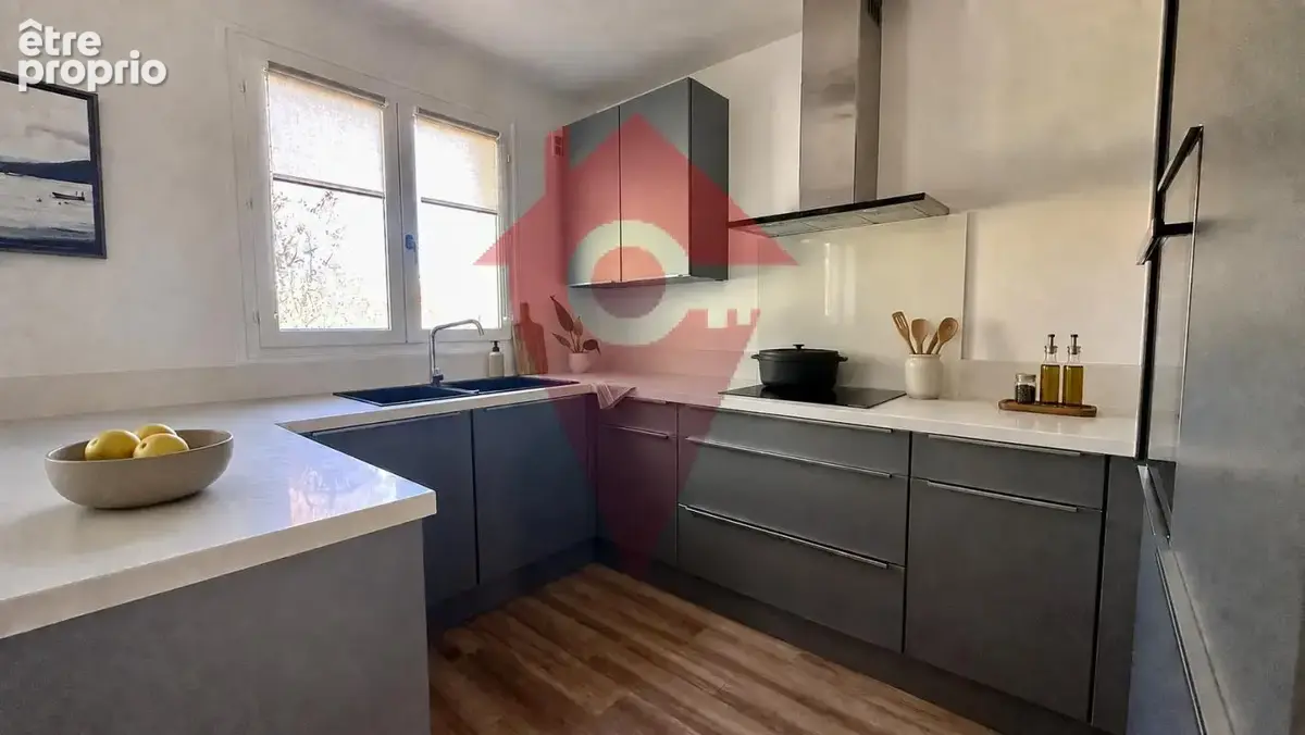 Maison familiale de 180 m2 avec piscine et jardin sans vis-à - photo 6