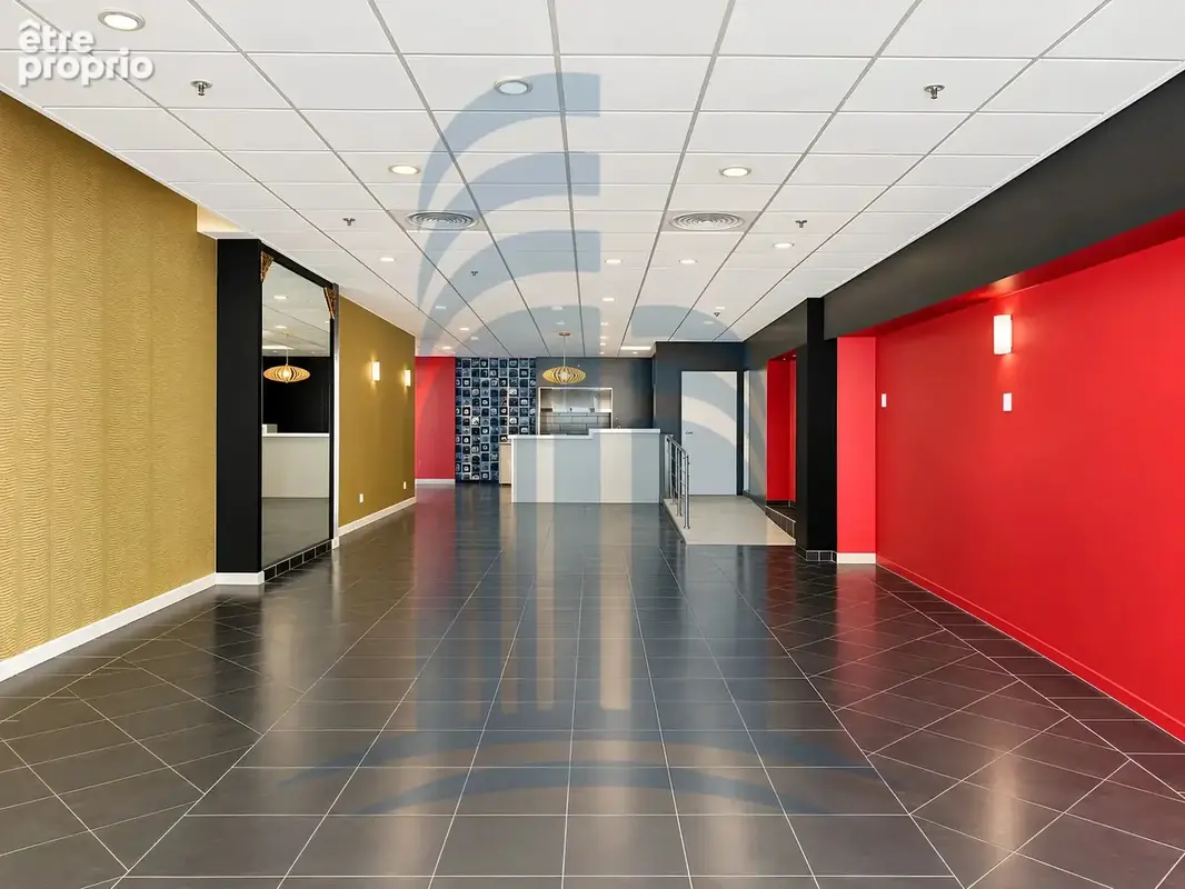 Locaux Commerciaux - 183 m2 environ - photo 2