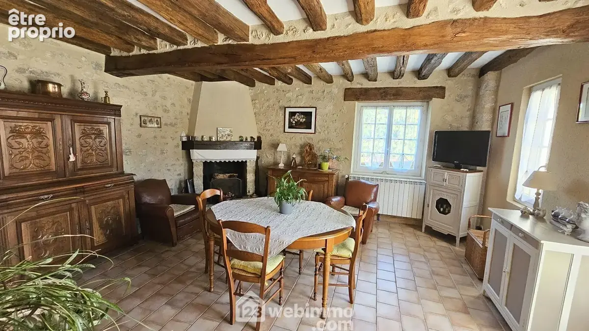 Une autre vue du séjour.