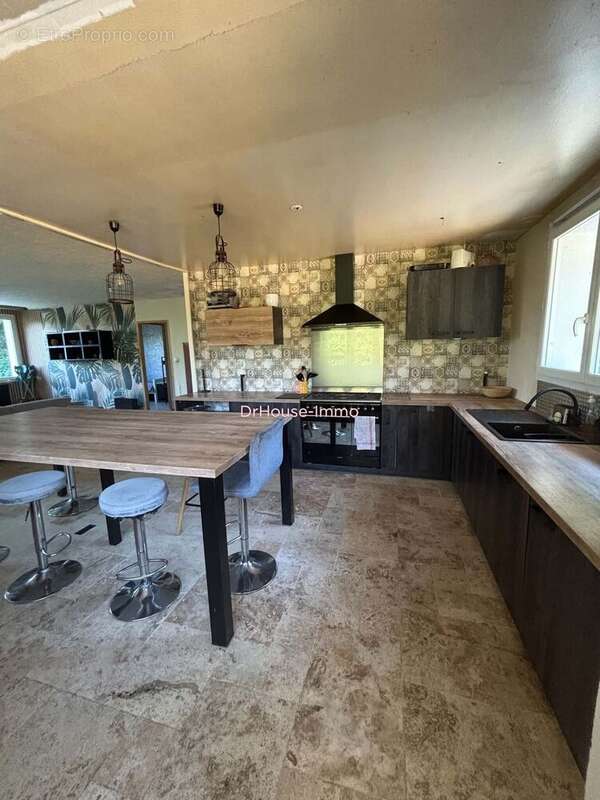 Maison 140 m² à Saint-Capraise-De-Lalinde  - photo 6
