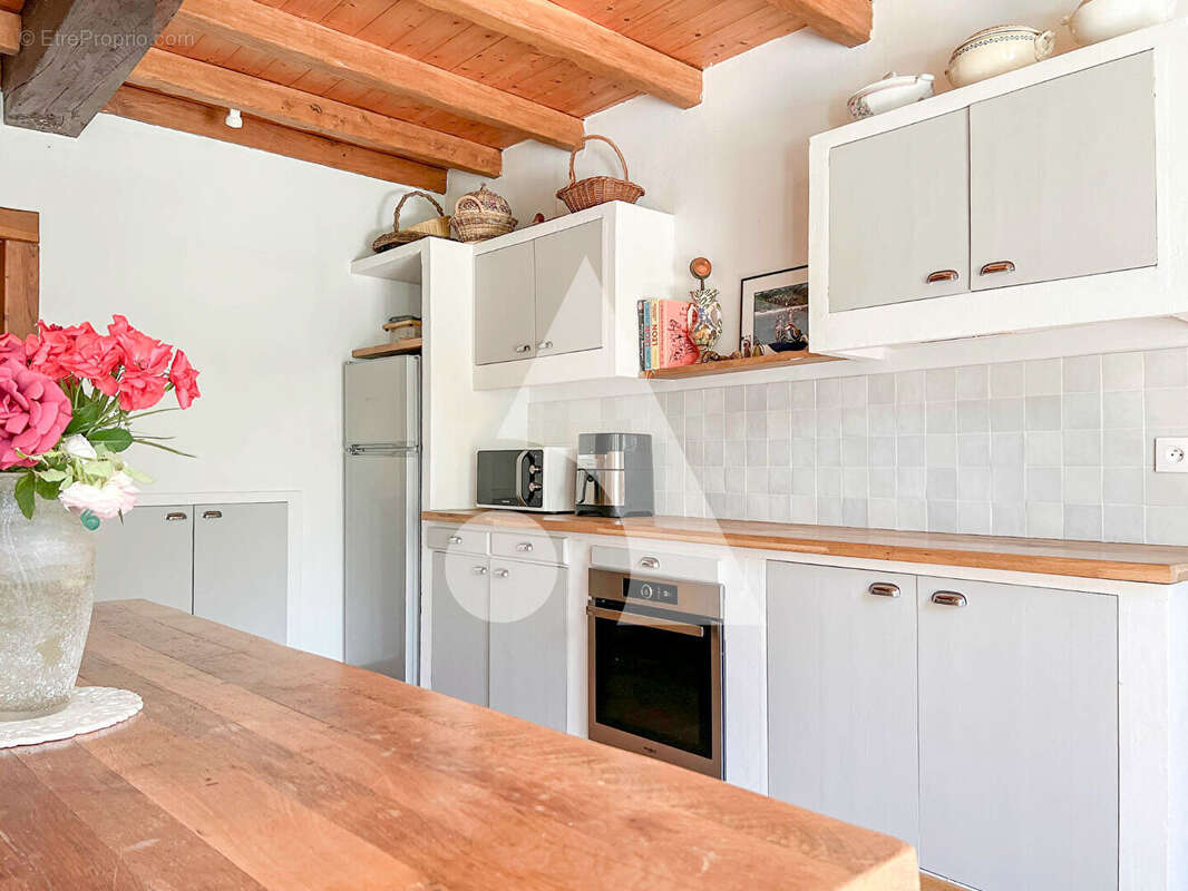 Maison Saint Georges Des Coteaux 11 pièces 285 m2 - photo 8
