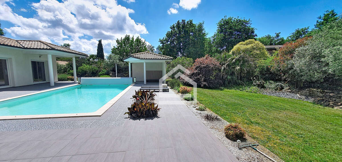 Maison à HOURTIN