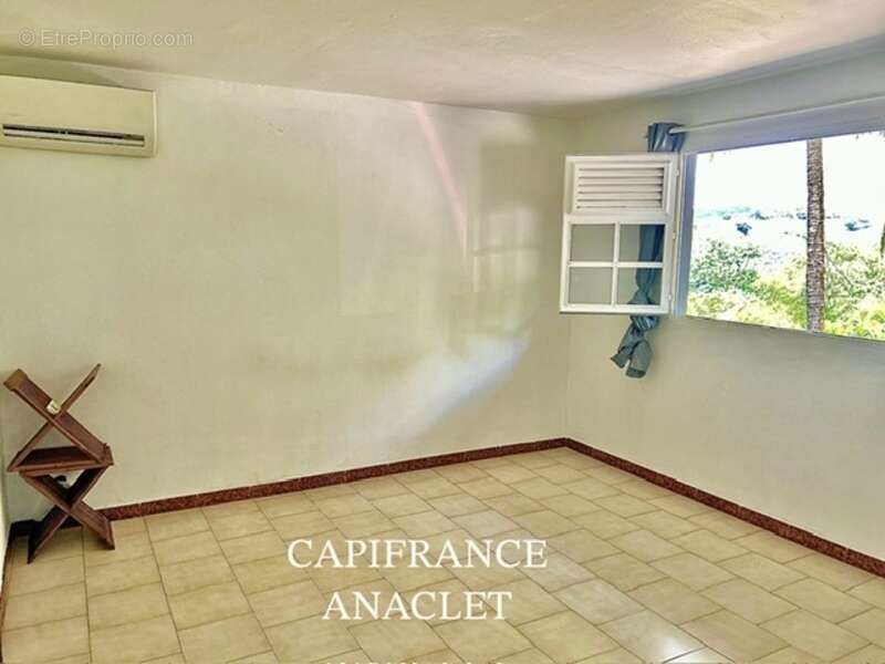 COUP DE CŒUR Magnifique Villa vue mer à vendre à LE ROBERT (972) - photo 12