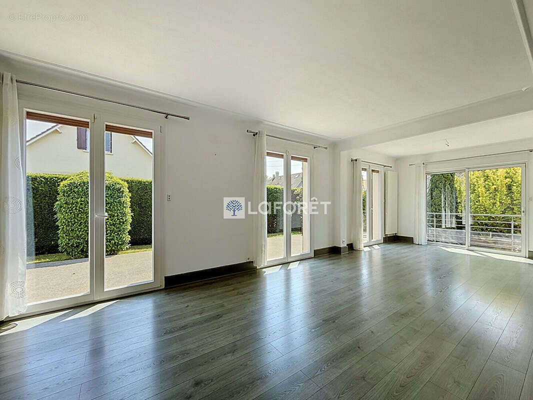 Maison Bois-guillaume 4 pièce(s) 143 m2 - photo 2