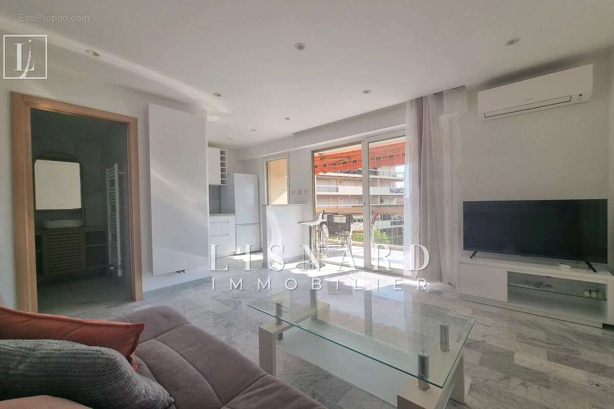 Appartement à VALLAURIS