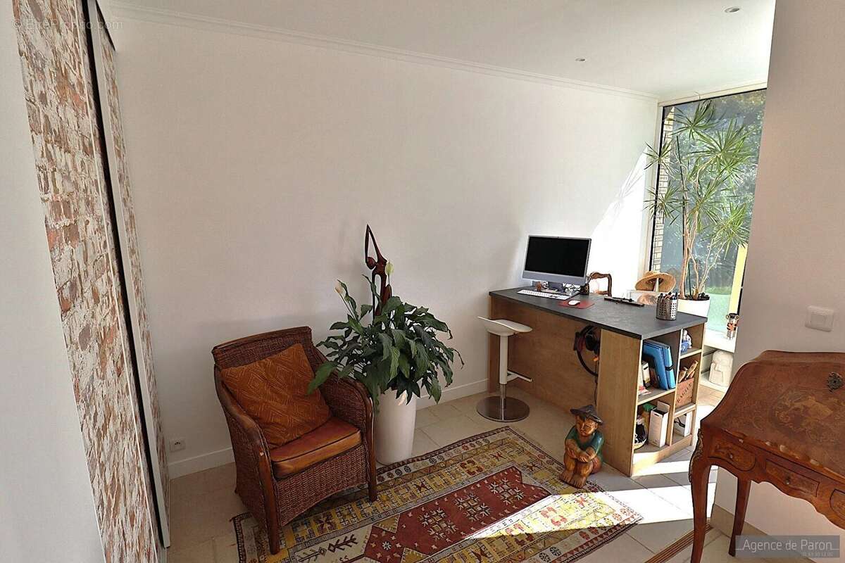 Maison à VERRIERES-LE-BUISSON