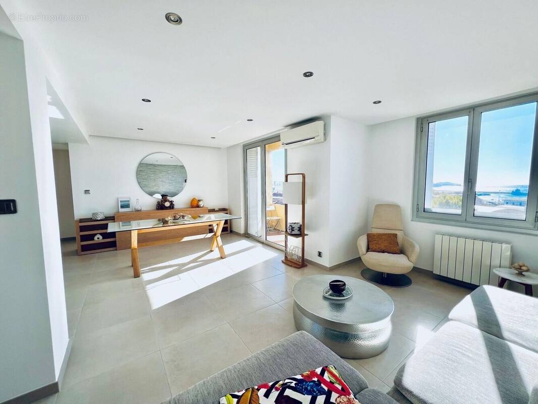 Photo 1 - Appartement à MARSEILLE-15E