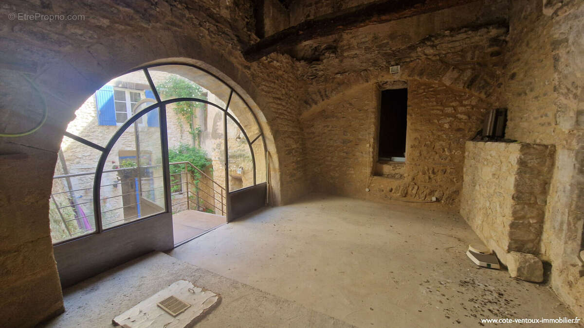 Maison à MALAUCENE