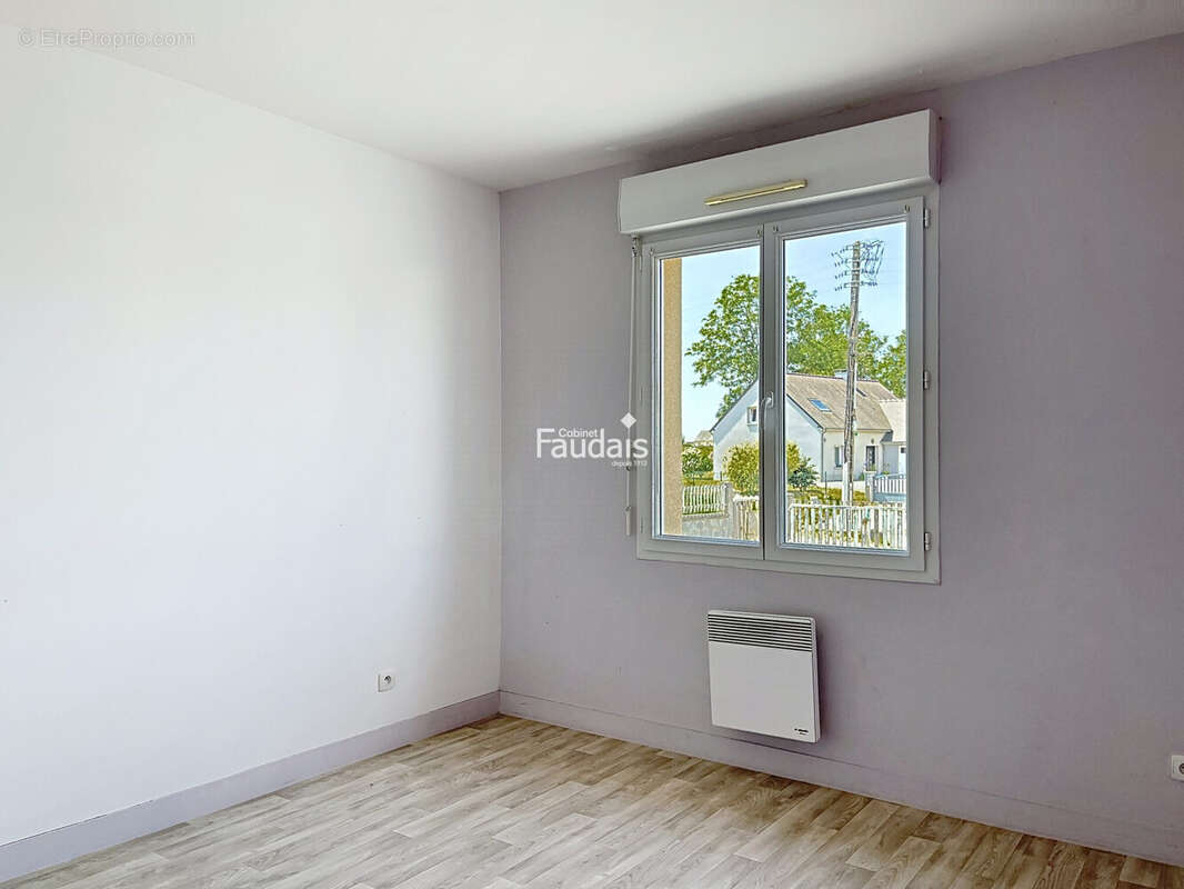 Maison 89 m² à Roncey  - photo 5
