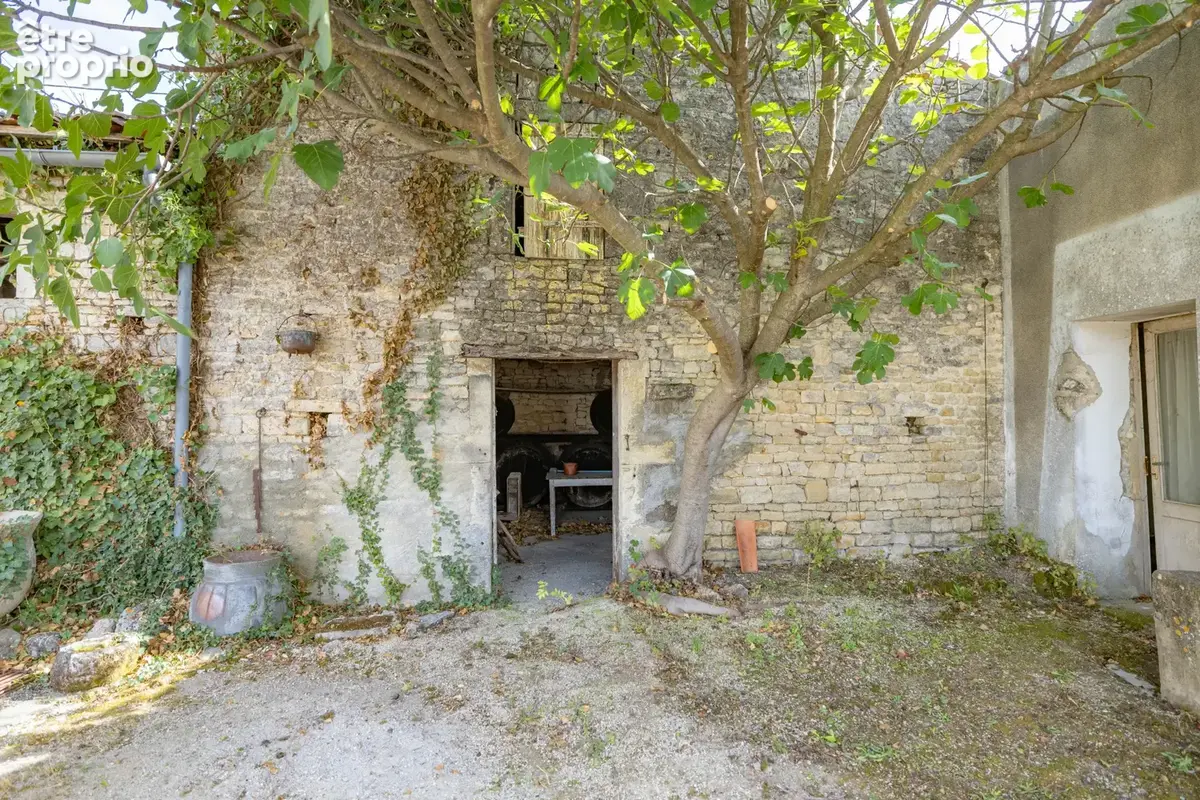 Ensemble immobilier de caractère à Brie-sous-Matha, aux portes de Cognac - photo 4