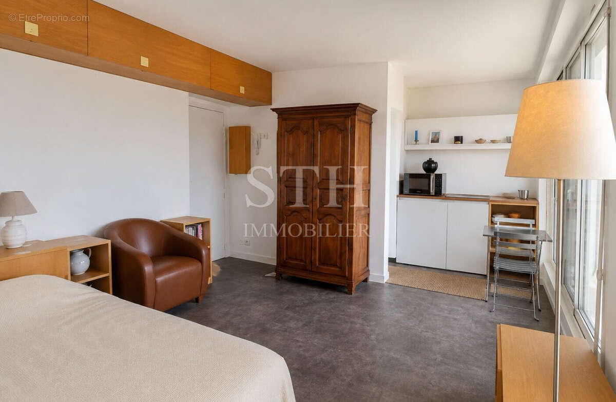 Appartement à PARIS-15E