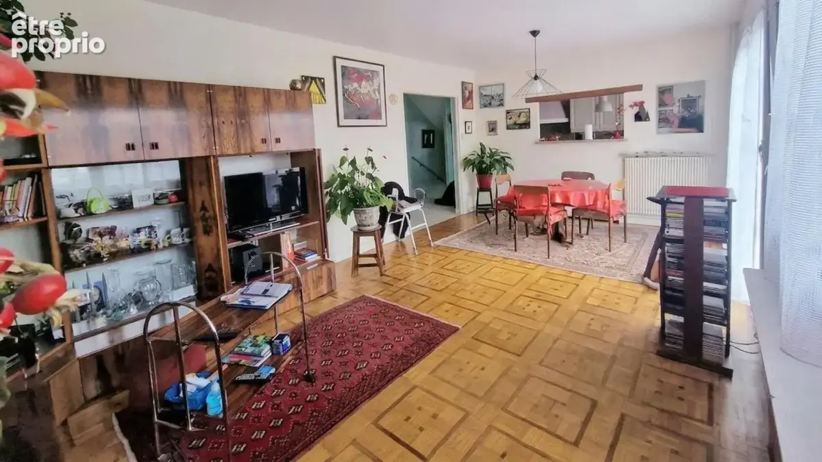 Ormesson sur Marne : maison familiale 184 m², 5 chambres, jardin et garage, proche commerces - photo 7