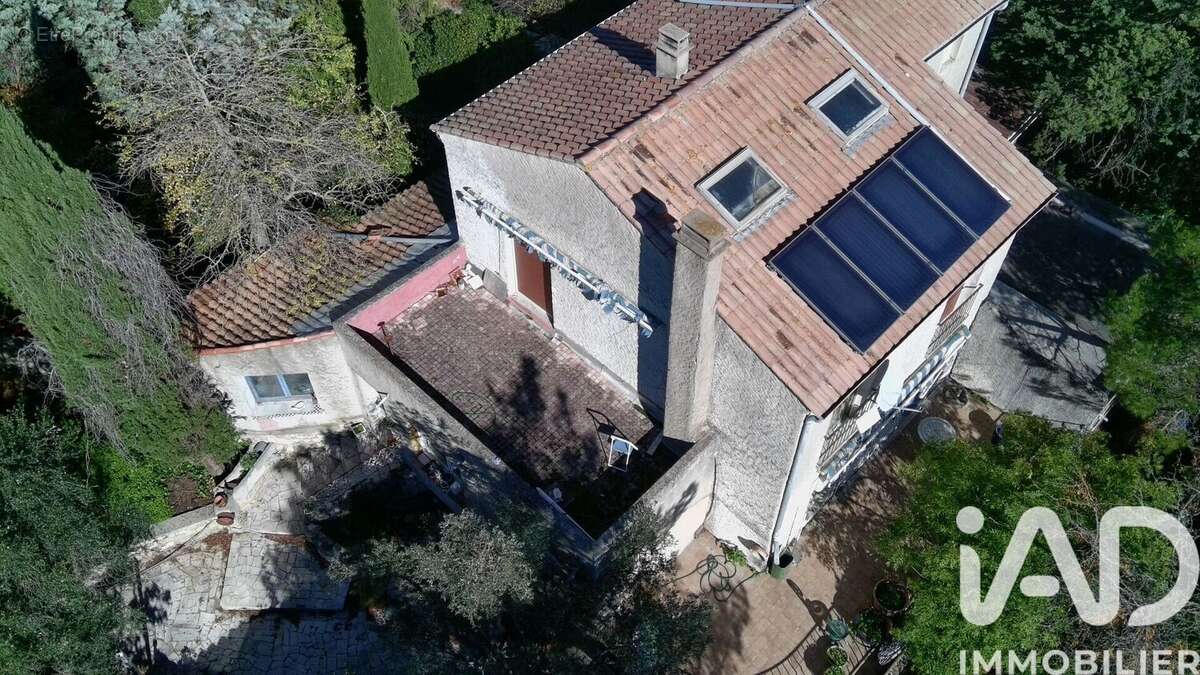 Photo 2 - Maison à LA GARDE-ADHEMAR