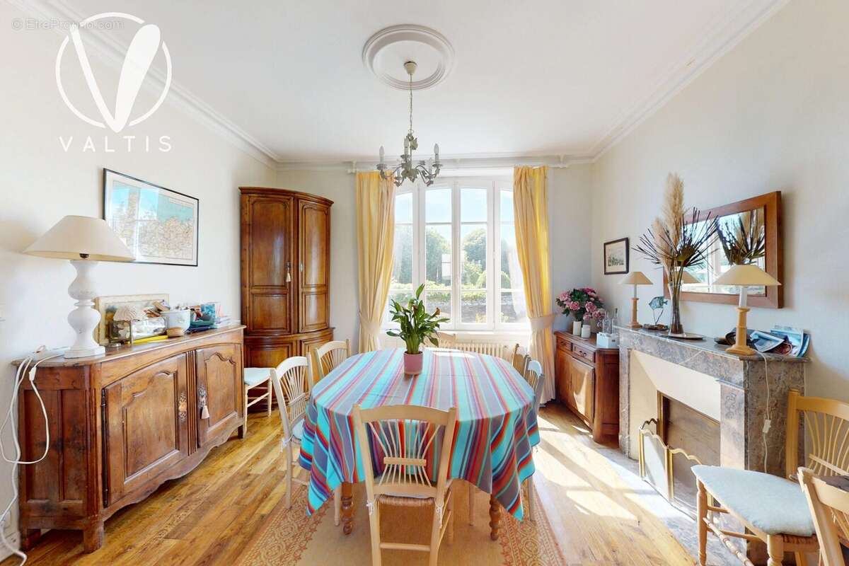 Maison 205 m² à Saint-Cast-Le-Guildo  - photo 3
