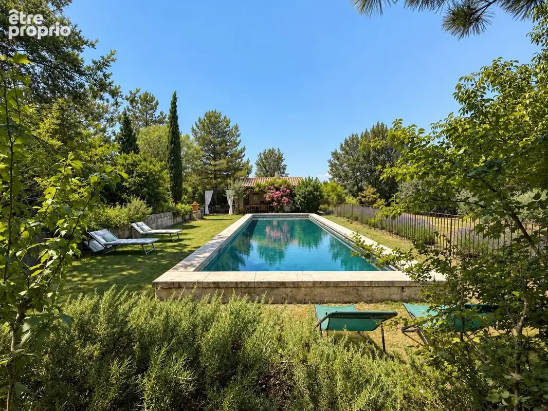 ROGNES (13) Élégante propriété Provençale de 170 m2 avec piscine et garage terrain de 5220 m2 - photo 3