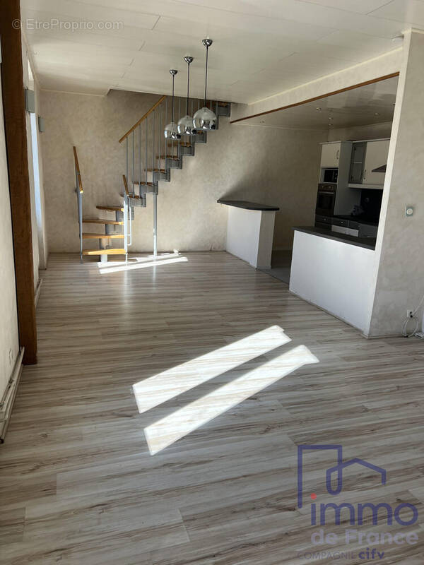 Appartement à LA RICAMARIE