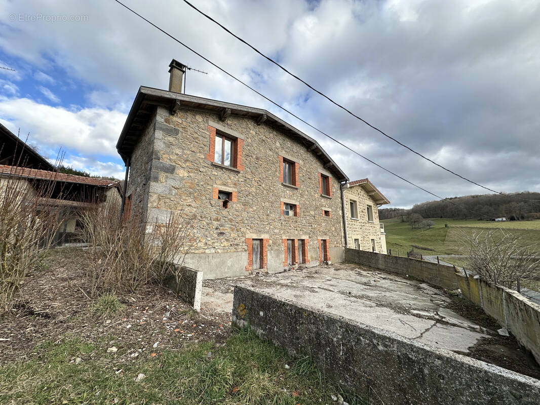 Maison à AVEIZE