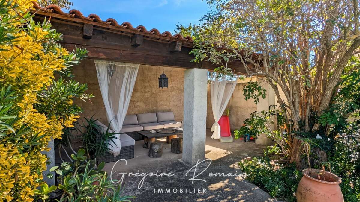 Maison à SAINT-CHAMAS