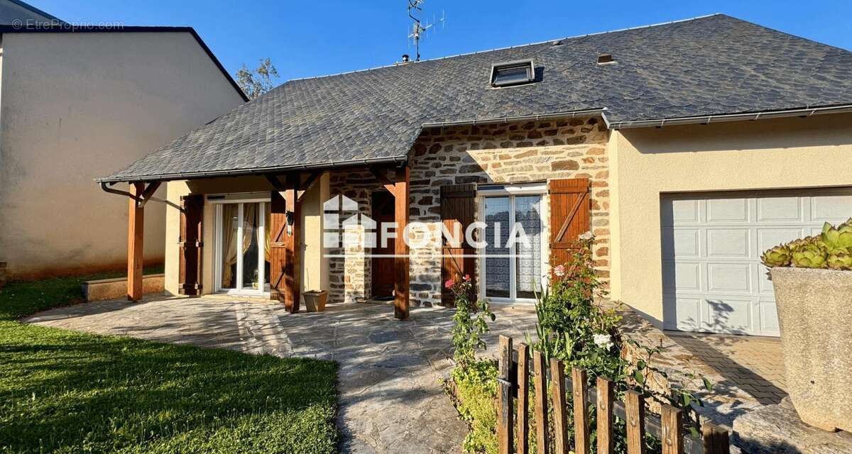 Maison à ONET-LE-CHATEAU