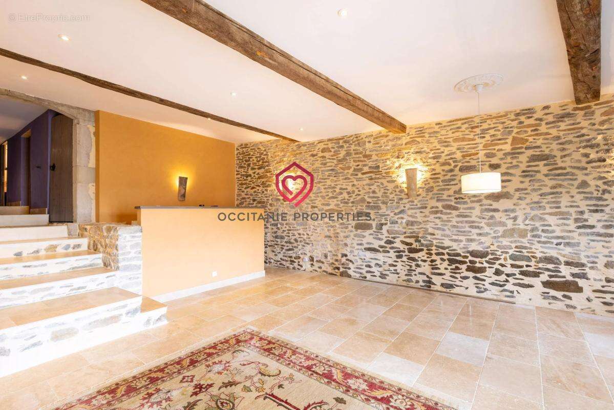 Maison en pierres rénovée avec terrasse - photo 8