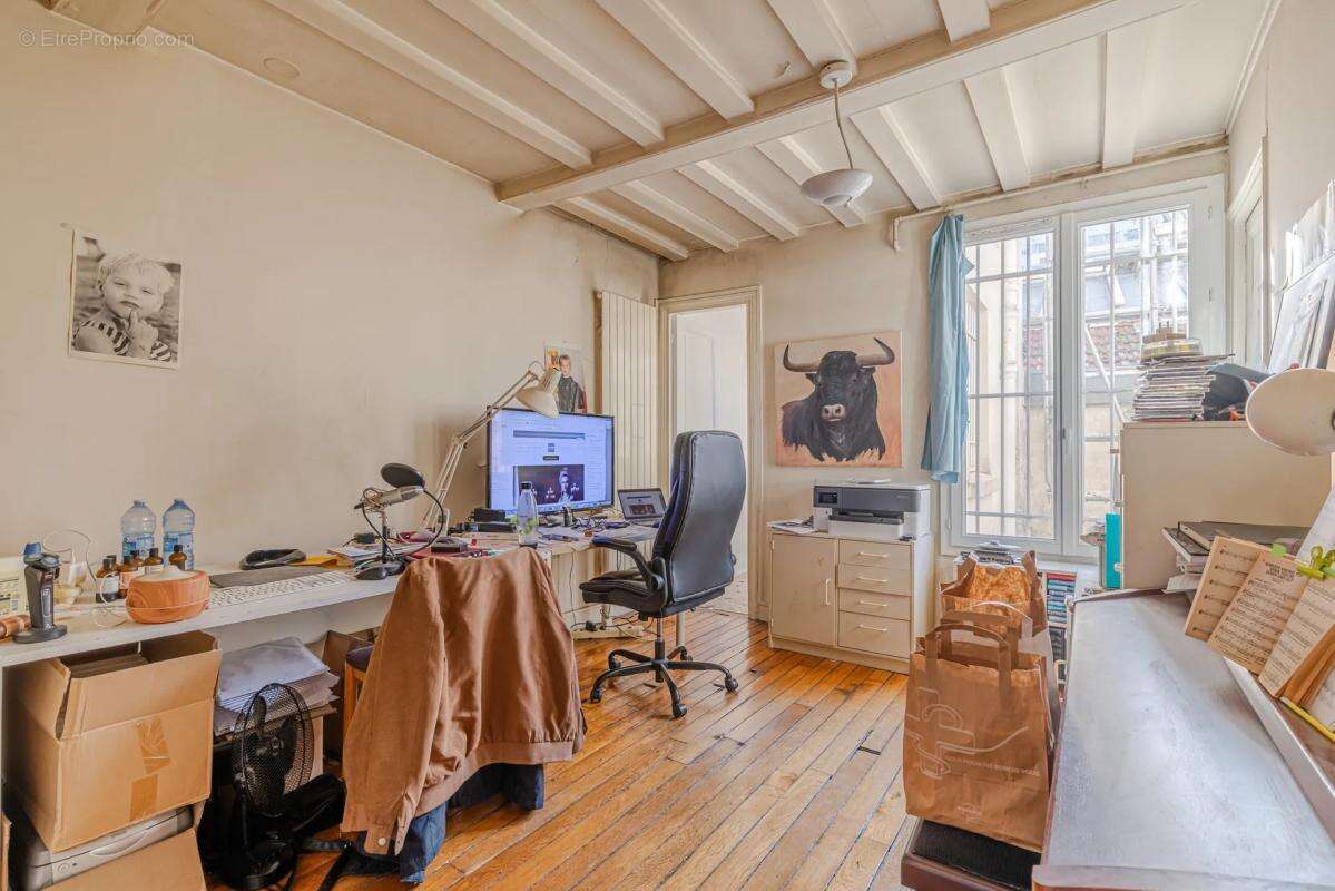 Appartement à PARIS-18E