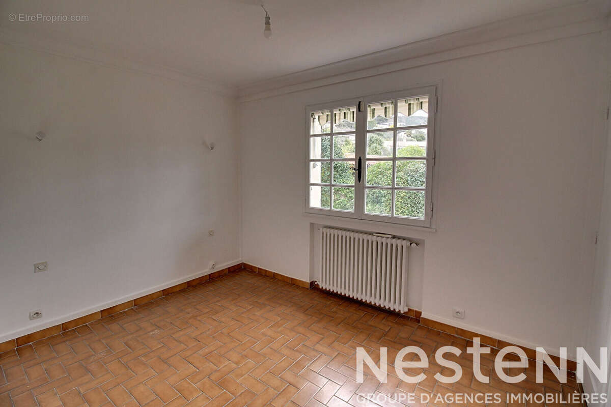 A VENDRE DRAGUIGNAN - Maison 2 LOGEMENTS - 264 m²  sur 968 m² de terrain - photo 13
