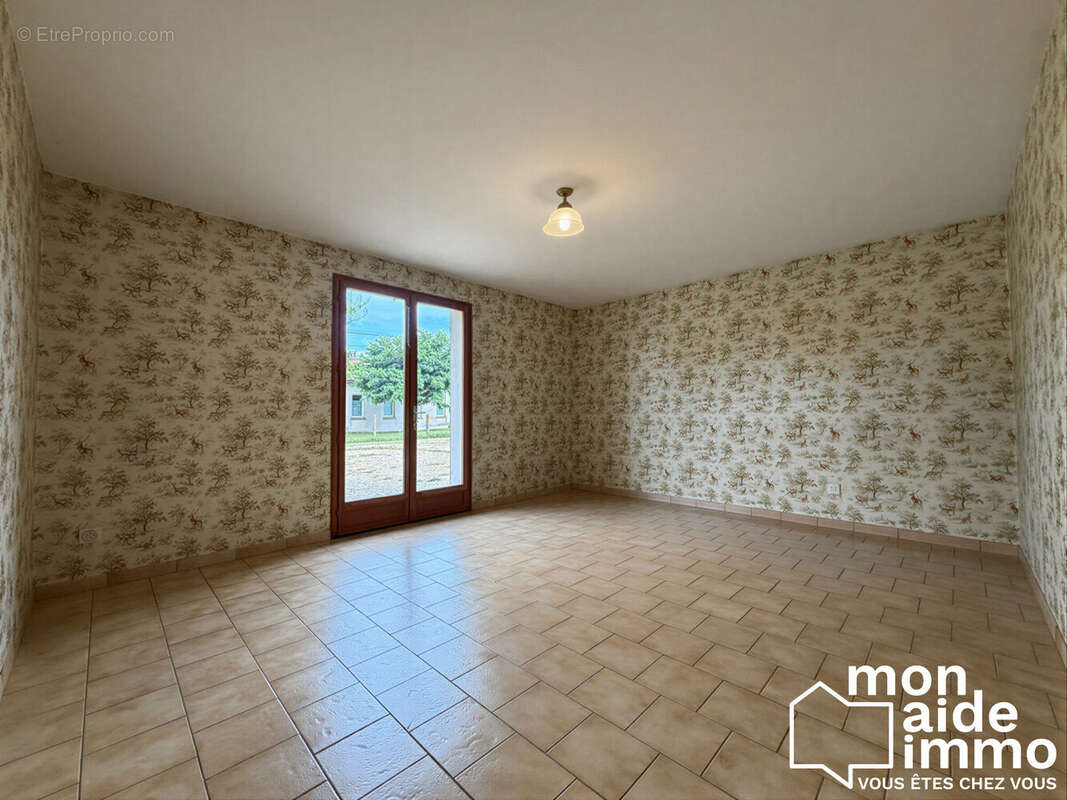 Maison à COUTRAS