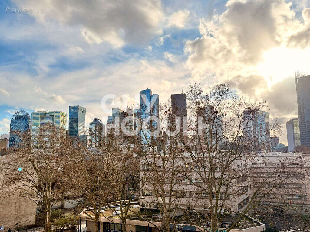 Appartement à COURBEVOIE