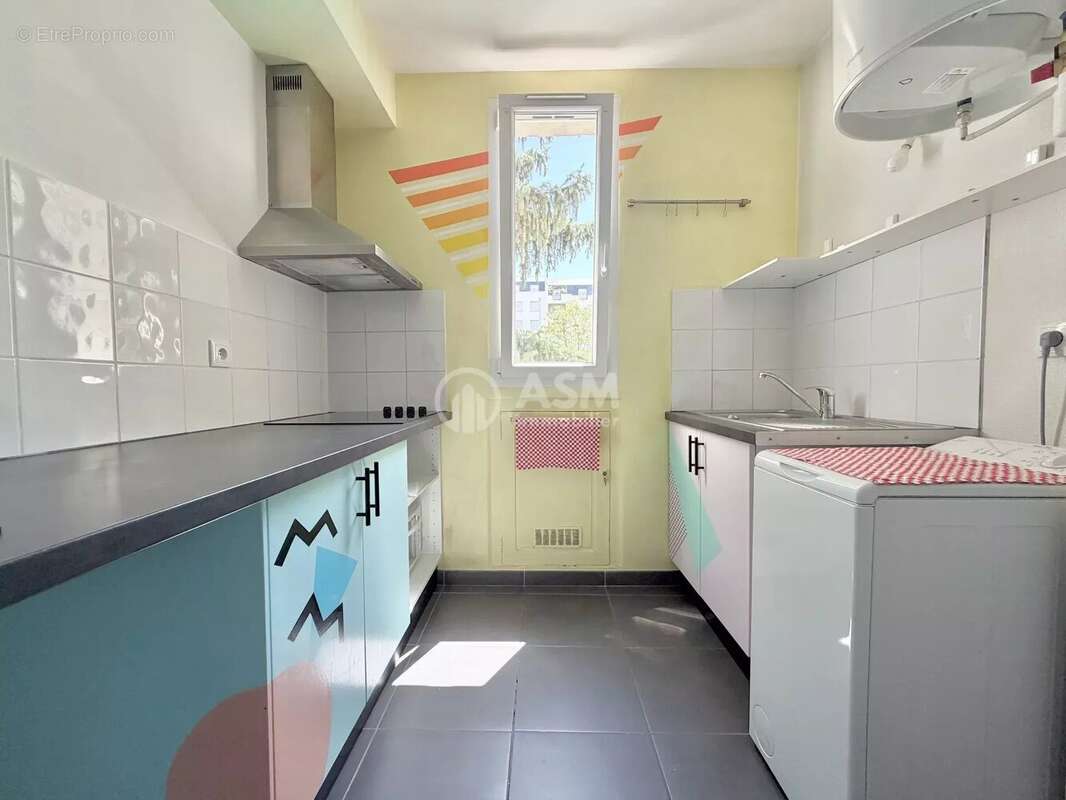 Appartement à COURBEVOIE