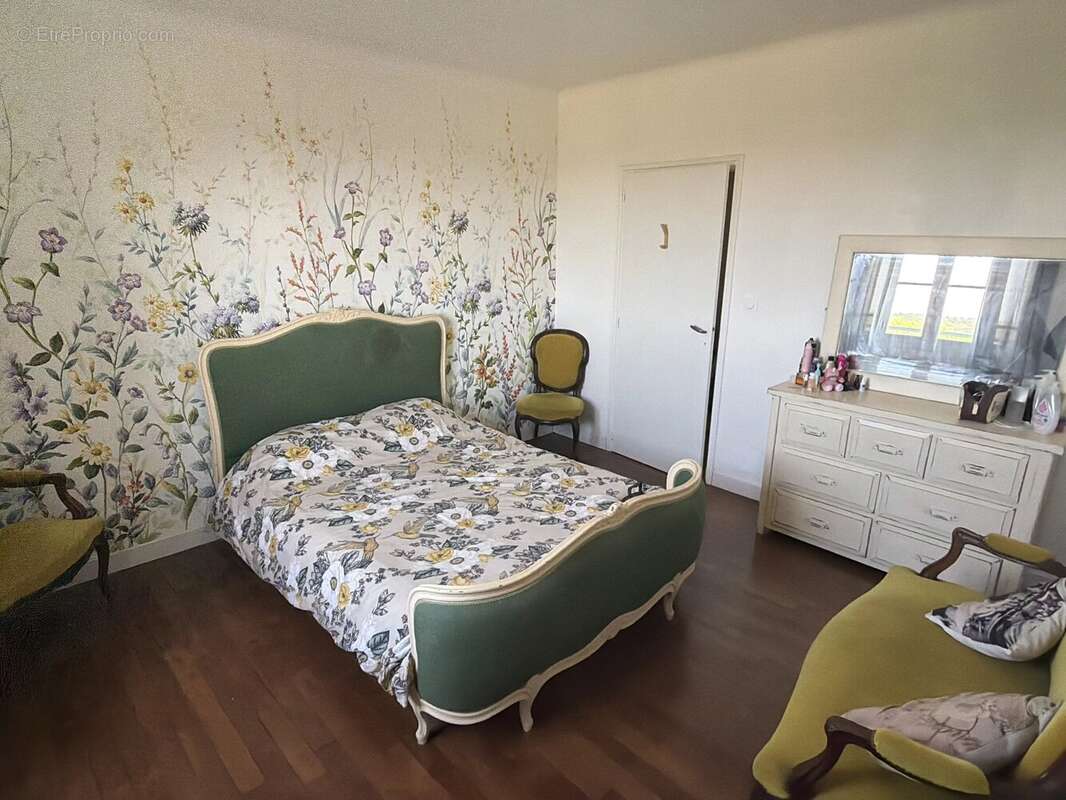 Maison individuelle rénovée de 4 chambres, située à la lisière d'une ville animée - photo 11