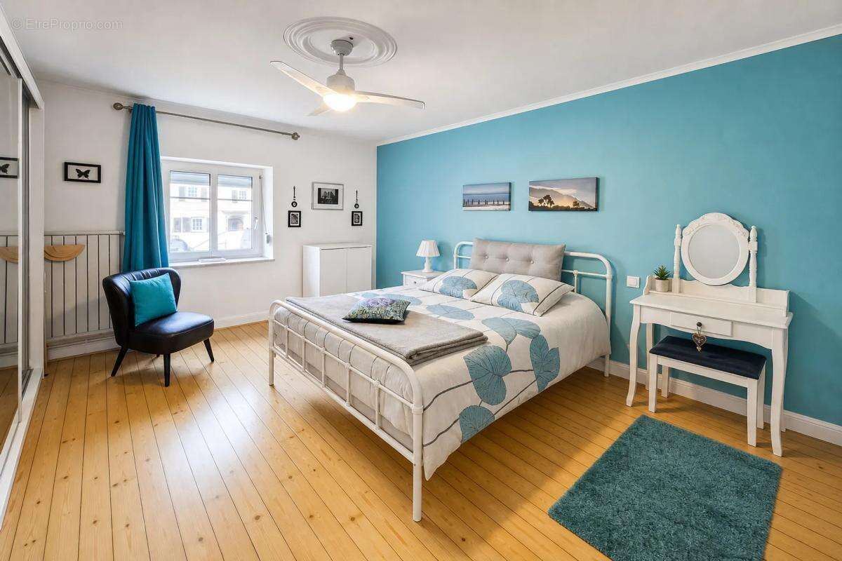 Maison de 6 pièces de 195 m² à Rosteig - photo 8