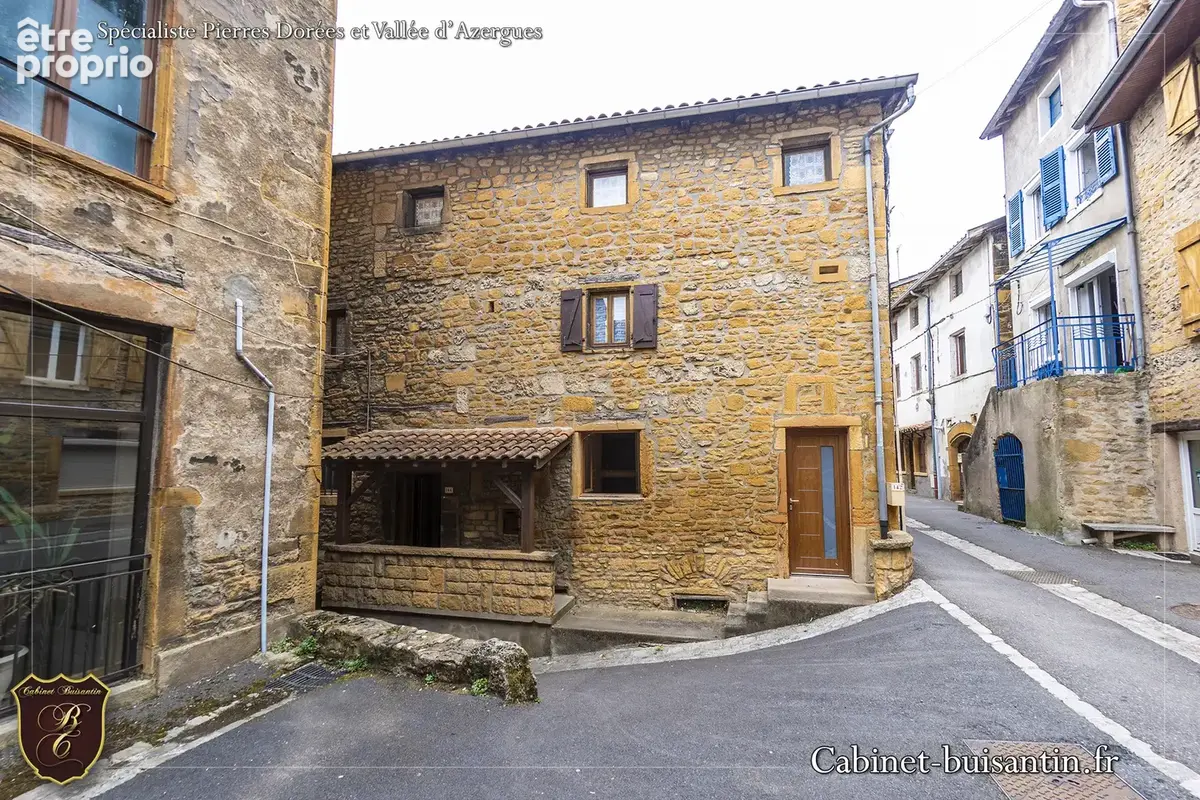Charme et volumes en centre village - photo 17