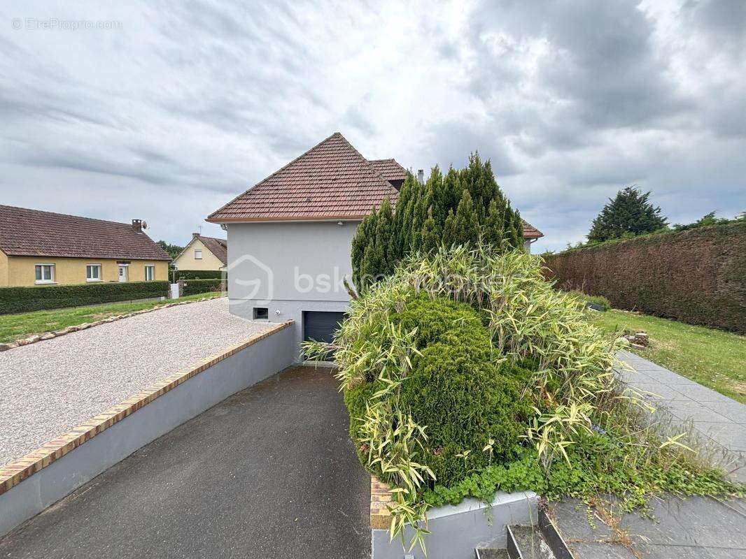 Maison à SAINT-QUENTIN-LA-MOTTE-CROIX-AU-BAILLY