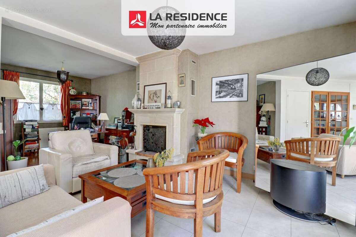 Maison à VERNEUIL-SUR-SEINE