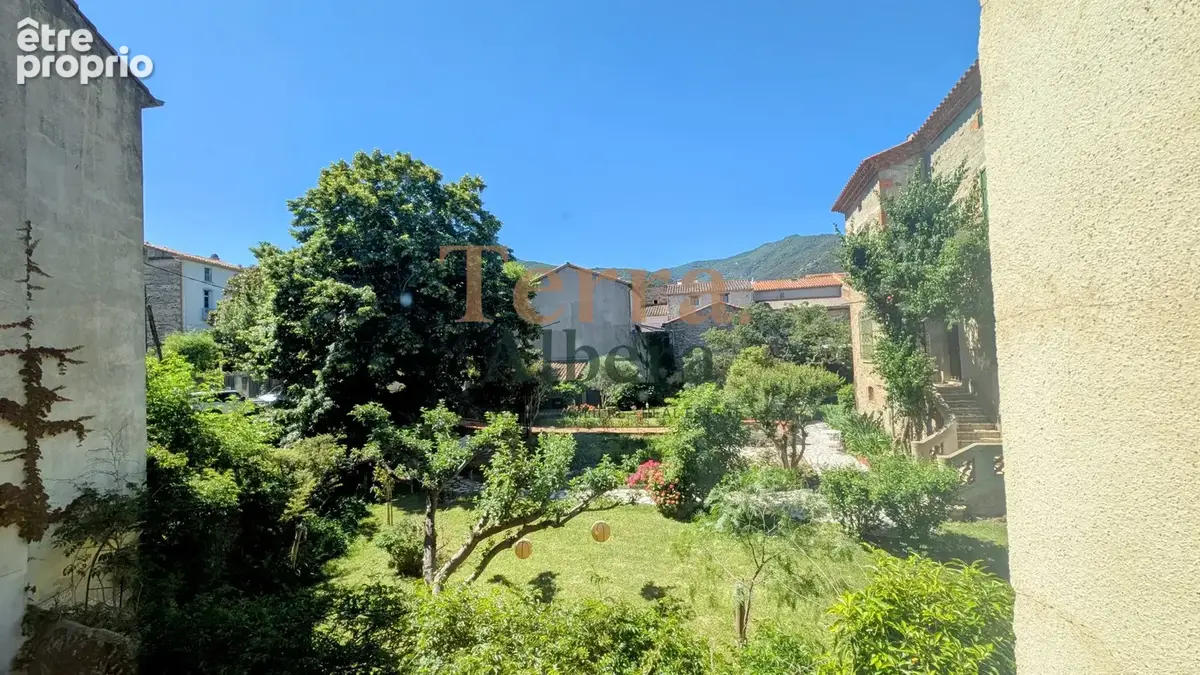 Laroque des Albères - Maison de village avec fort potentiel de division - photo 17