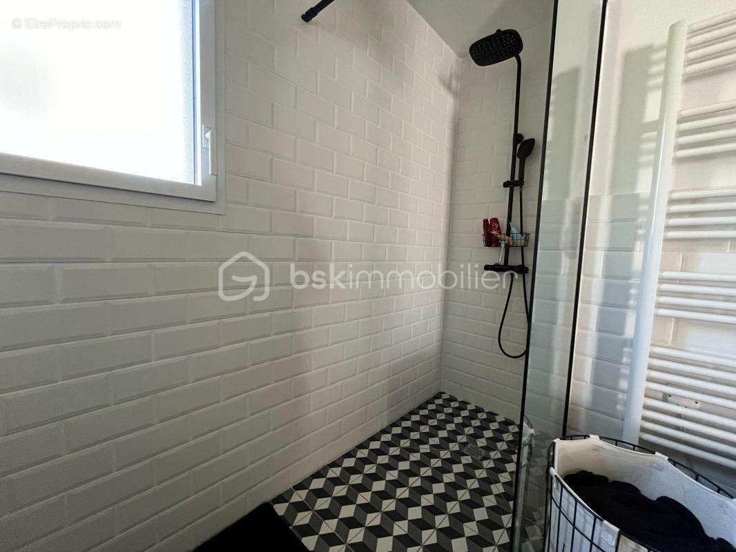 Maison à SAINT-JULIEN-EN-BORN