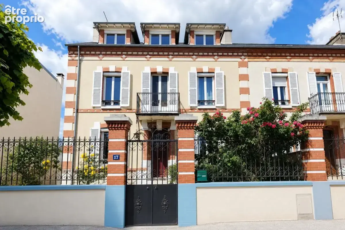 Maison à SAINT-PIERRE-LES-NEMOURS
